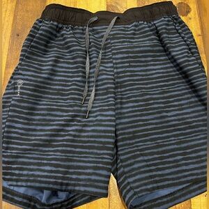 Roark Run Amok Serrano 2.0 Shorts Mens Medium 4-Way Stretch Denim Navy Black